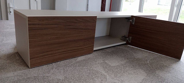 Тумба подвесная под телевизор Egger